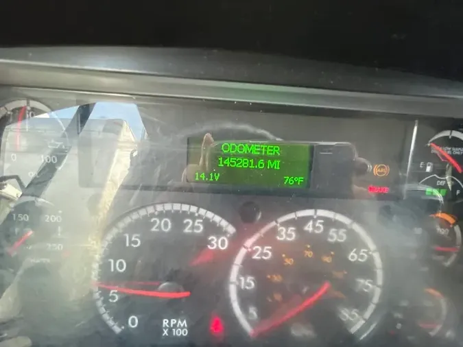 2019 FREIGHTLINER M2 106