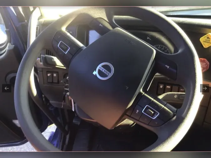 2024 VOLVO VNL64T760