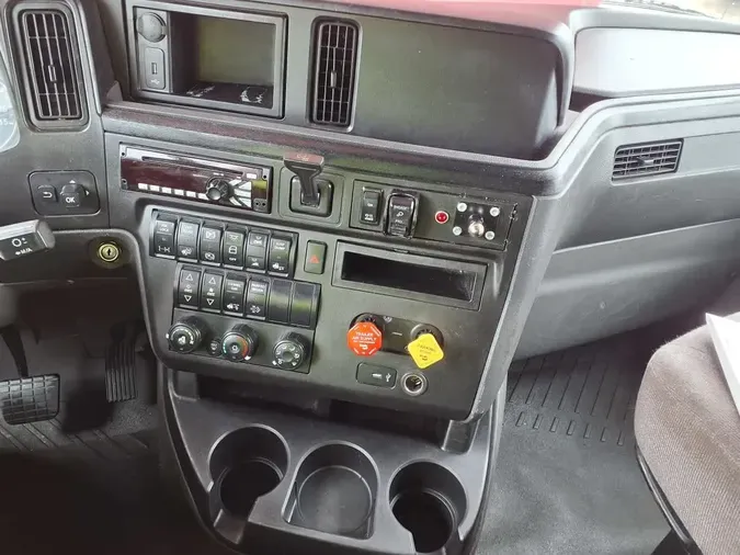 2019 NAVISTAR INTERNATIONAL LT625 SLPR CAB