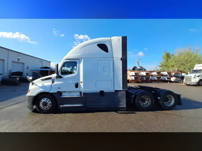 2023 Freightliner Cascadia 126