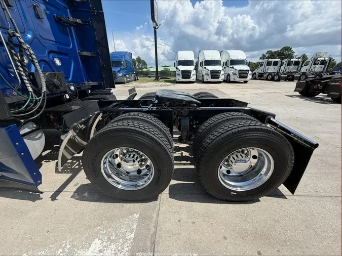 2022 Freightliner Cascadia 126