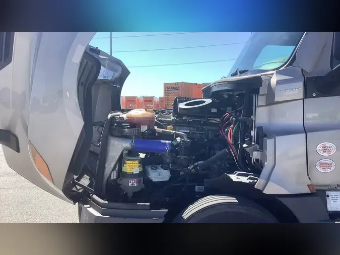 2025 Freightliner Cascadia 126