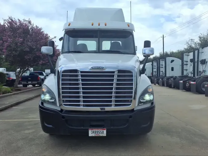2019 FREIGHTLINER/MERCEDES CASCADIA 125
