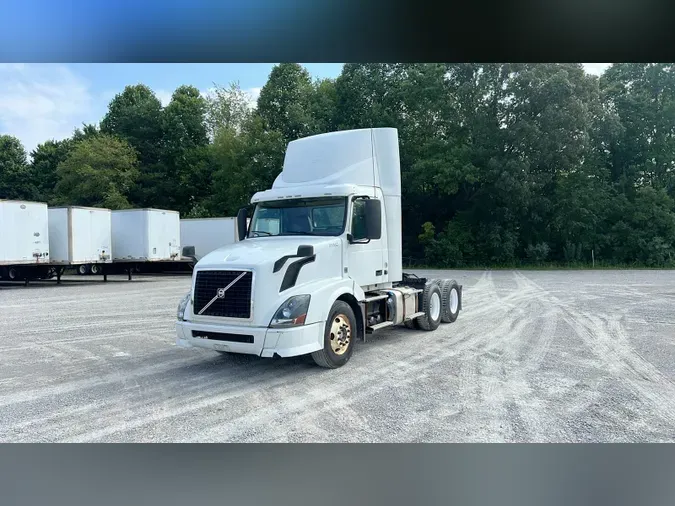 2015 Volvo VNL300