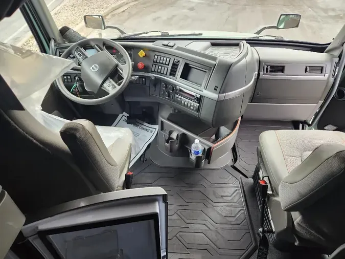 2025 VOLVO VNL64T760aaccd149dc768b7e63187c3ccffb2db6