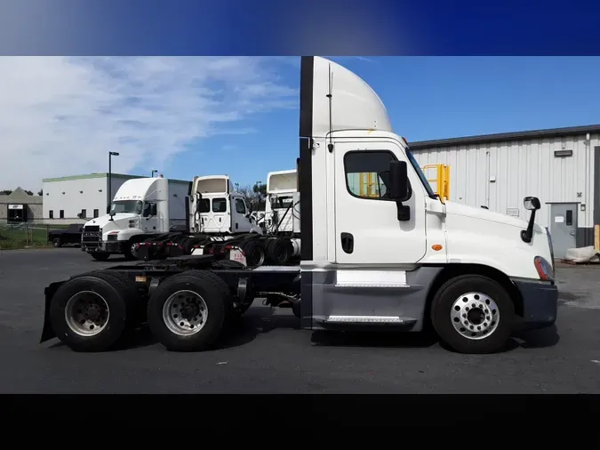 2019 Freightliner Cascadia 125