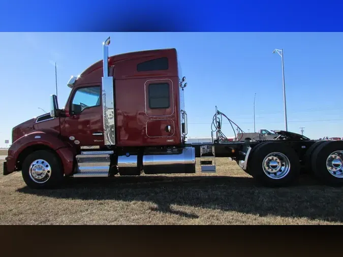 2026 Kenworth T880