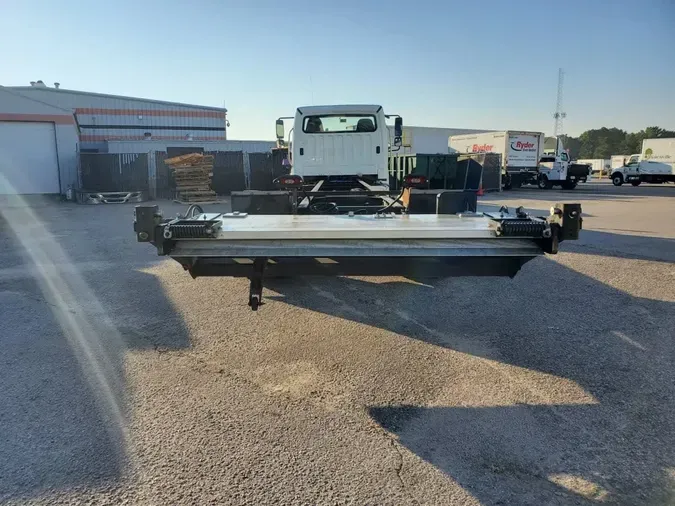 2018 FREIGHTLINER M2 106