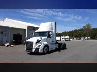 2018 Volvo VNL300