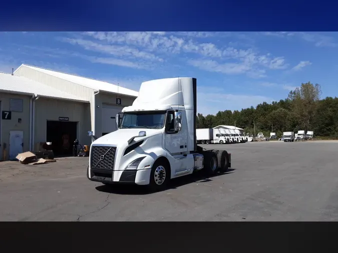 2018 Volvo VNL300aad41c935136c8cc5554b3ef060aa26b