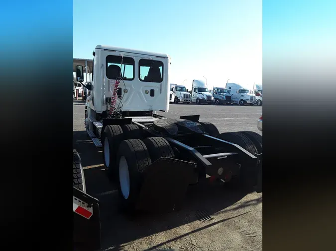 2016 FREIGHTLINER/MERCEDES CASCADIA 125