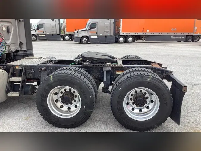 2020 Freightliner Cascadia 126