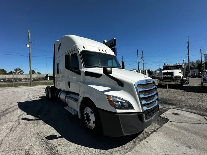 2019 Freightliner Cascadia 126