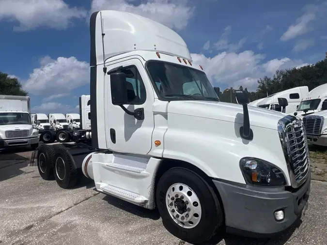 2018 FREIGHTLINER/MERCEDES CASCADIA 125