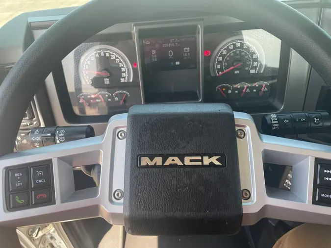 2019 MACK AN64T