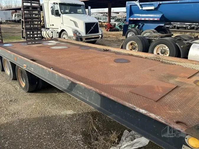 1990 SHOP BUILT 36 FT TRI-AXLE LOWBOY