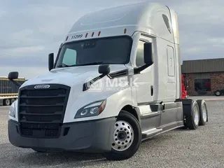 2021 FREIGHTLINER Cascadia 126