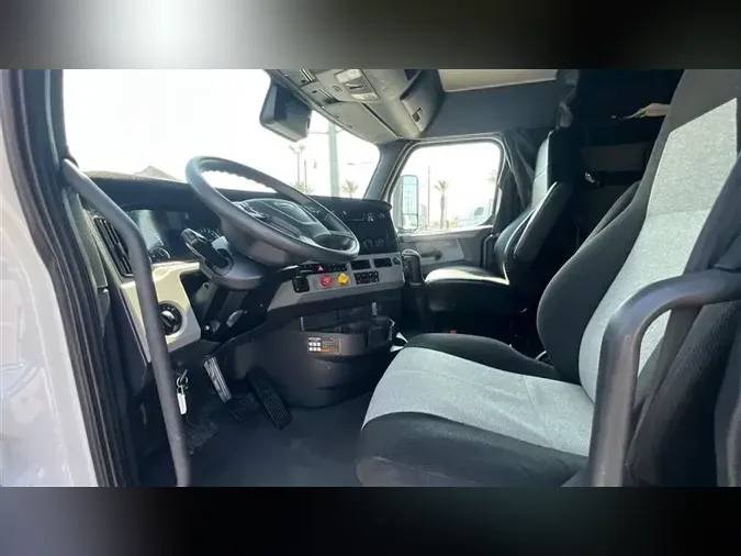 2021 FREIGHTLINER CA126