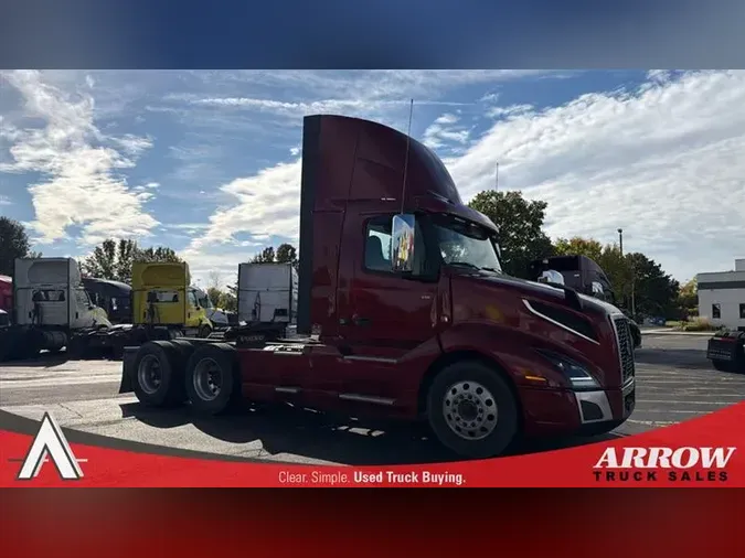 2022 VOLVO VNL64T300