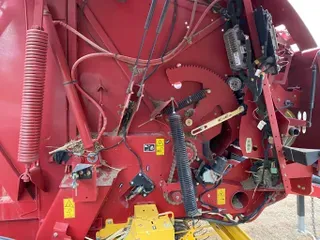 2015 New Holland ROLLBELT 560