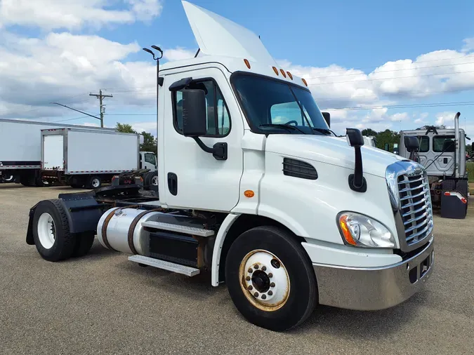 2018 FREIGHTLINER/MERCEDES CASCADIA 113