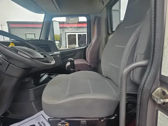 2019 VOLVO VNL42T 300