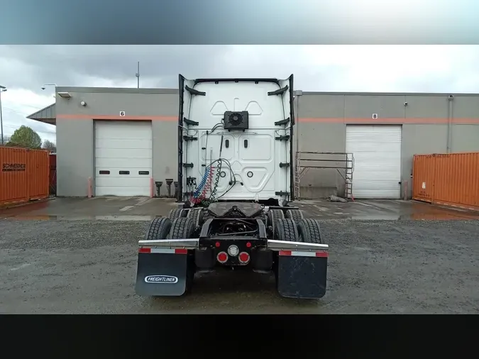 2022 Freightliner Cascadia 126