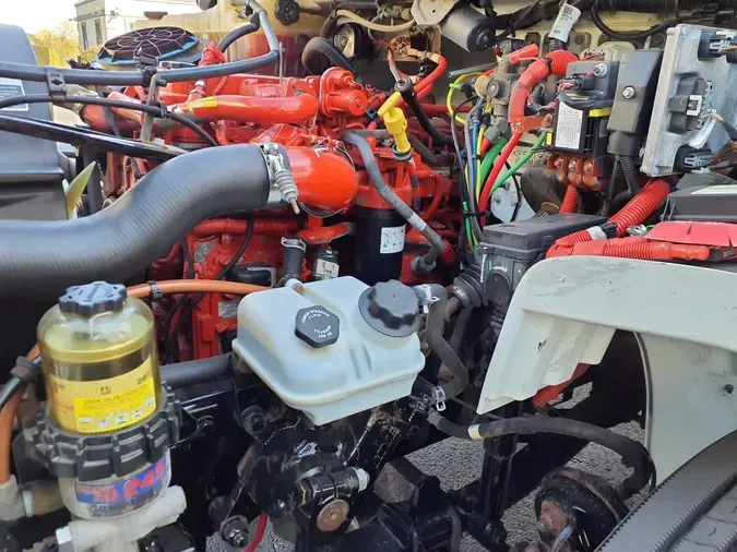 2019 FREIGHTLINER/MERCEDES M2 106