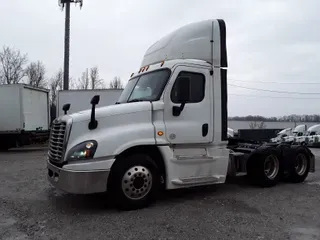 2017 Freightliner CASCADIA 125