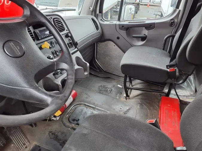 2020 FREIGHTLINER/MERCEDES M2 106