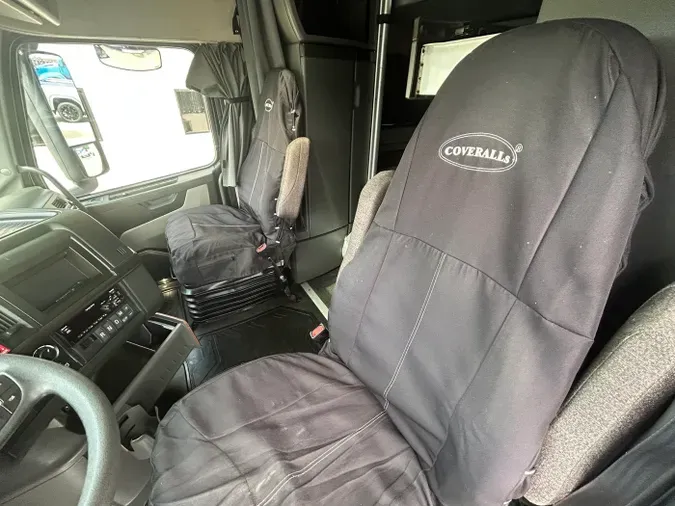 2021 Volvo VNL 860