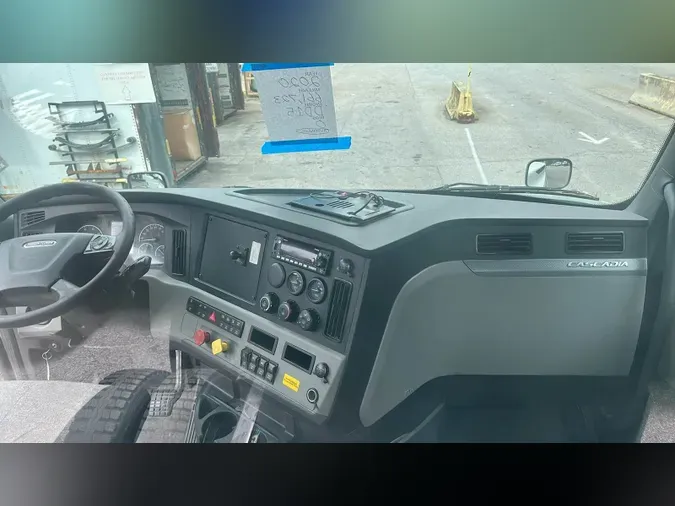 2020 Freightliner Cascadia 126aafb1460499f051a6b3d47b20fd26f85