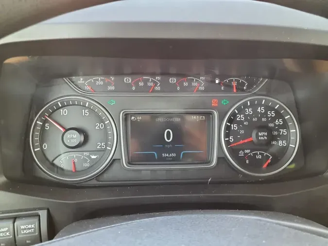 2019 NAVISTAR INTERNATIONAL LT625 SLPR CAB