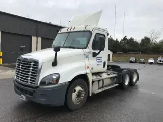 2018 FREIGHTLINER X12564ST