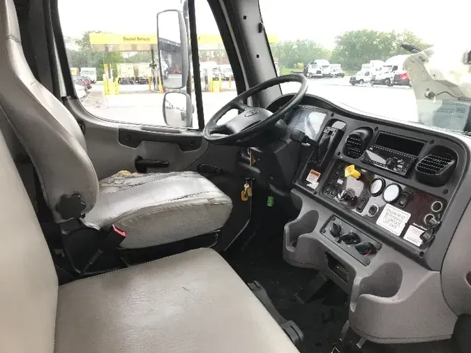 2018 Freightliner M2