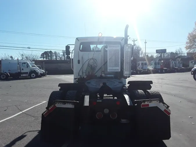 2017 FREIGHTLINER/MERCEDES M2 106