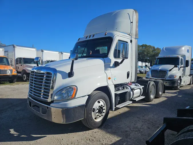 2017 FREIGHTLINER/MERCEDES CASCADIA 125ab021fbe3e1a62cdccaade4fff9321f8