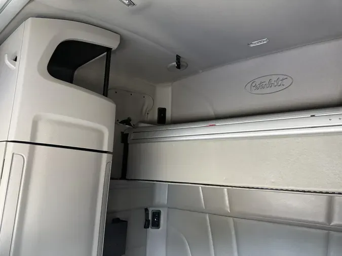 2022 Peterbilt 579ab06e2b861d605d046b04656d7e71ab3