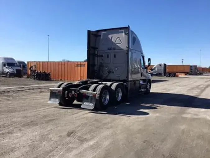 2023 Freightliner Cascadia