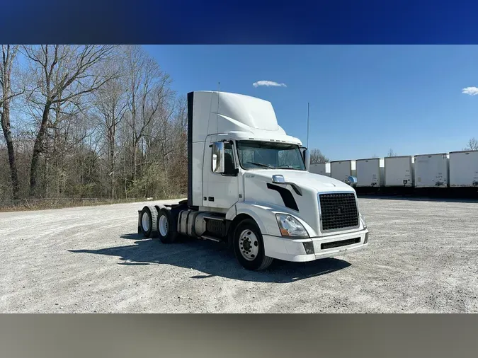 2015 Volvo VNL300ab085c1820593a8f606062253106f0c7