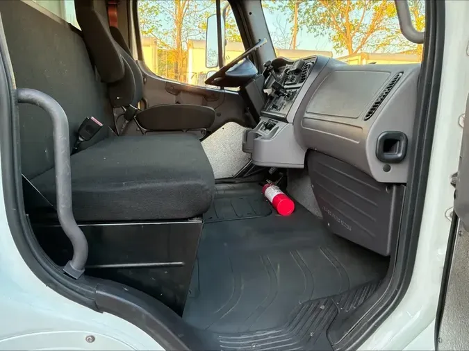 2019 FREIGHTLINER/MERCEDES M2 106