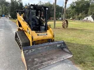 2010 CATERPILLAR 257b2