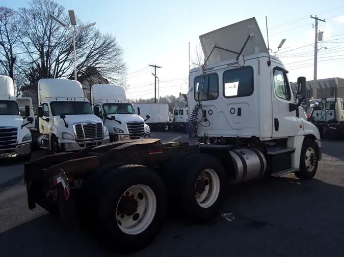 2018 FREIGHTLINER/MERCEDES CASCADIA 125