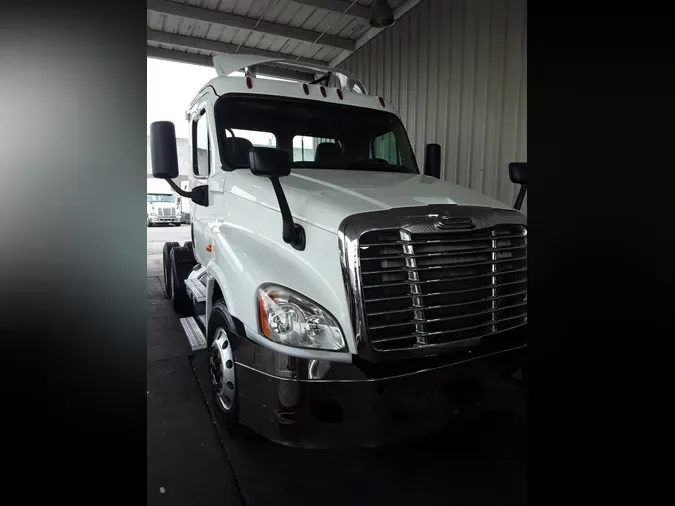 2016 FREIGHTLINER/MERCEDES CASCADIA 125