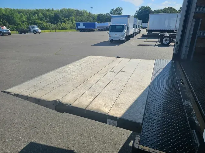 2018 FREIGHTLINER M2 106