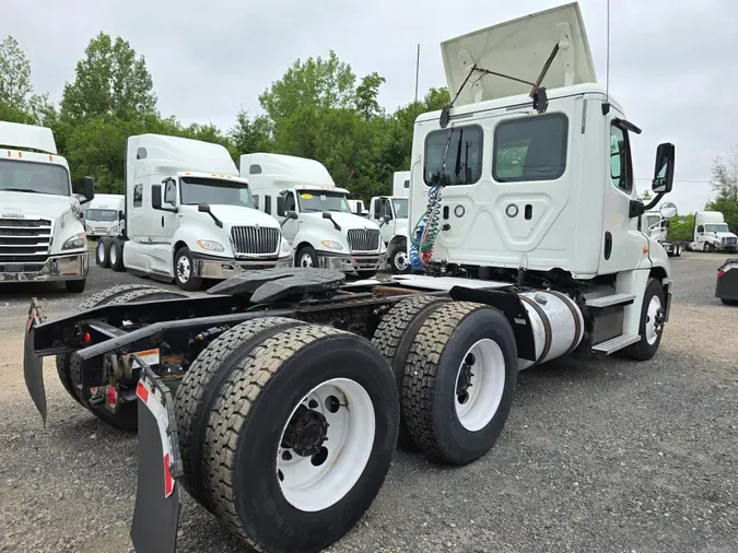 2018 FREIGHTLINER/MERCEDES CASCADIA 125