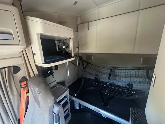 2022 Kenworth T680ab1b91f2fbd5164c8879751e497cb3c6