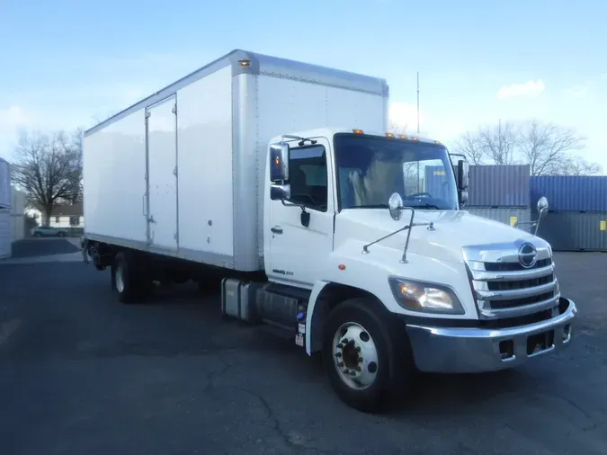 2017 HINO HINO 268