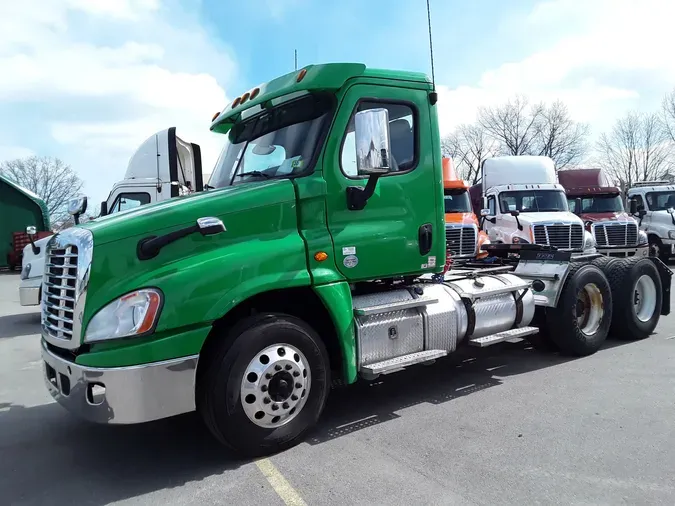 2017 FREIGHTLINER/MERCEDES CASCADIA 125ab1d7063fe9d4983f8c3b3391427b20f