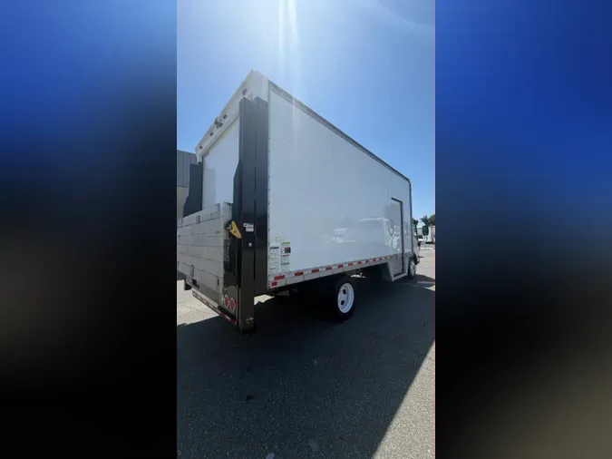 2019 ISUZU NRR